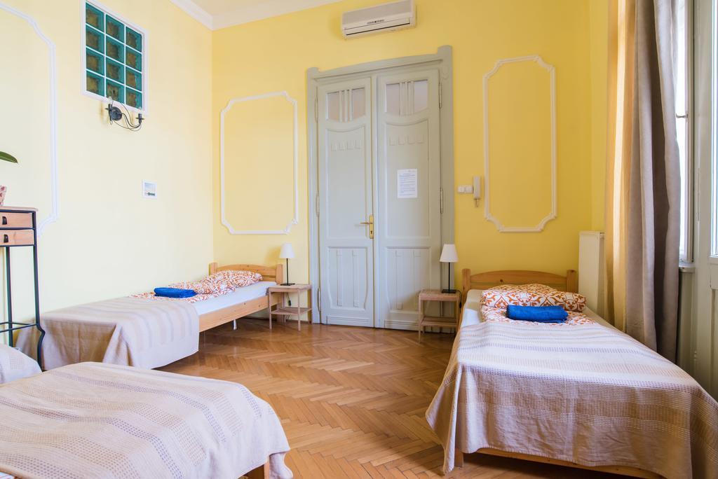 Downtown Oasis Vandrehjem Budapest Eksteriør billede