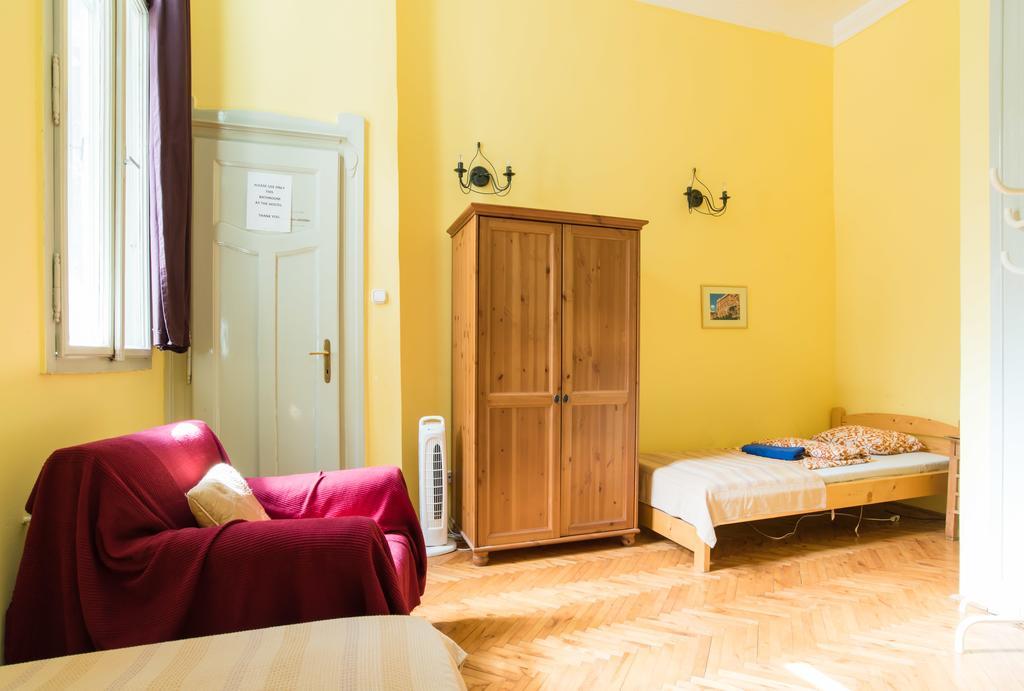 Downtown Oasis Vandrehjem Budapest Eksteriør billede